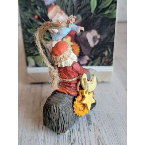 Hallmark folk art 1995 guiding Santa ornament Xmas - Picture 3 of 7